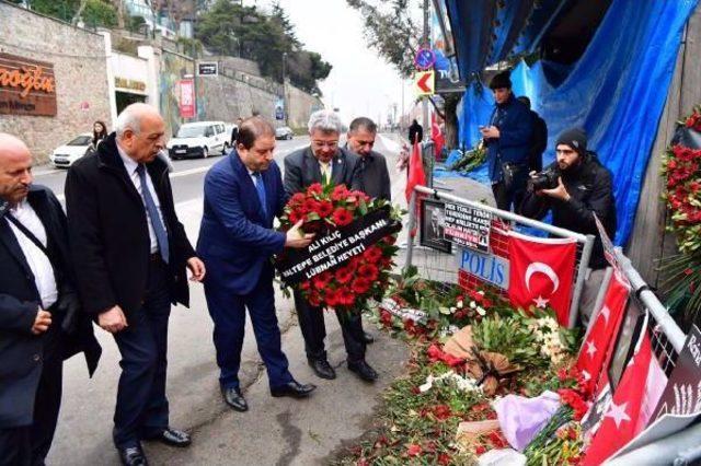 Lübnanlı Belediye Başkanlarından Reina Önünde Anma