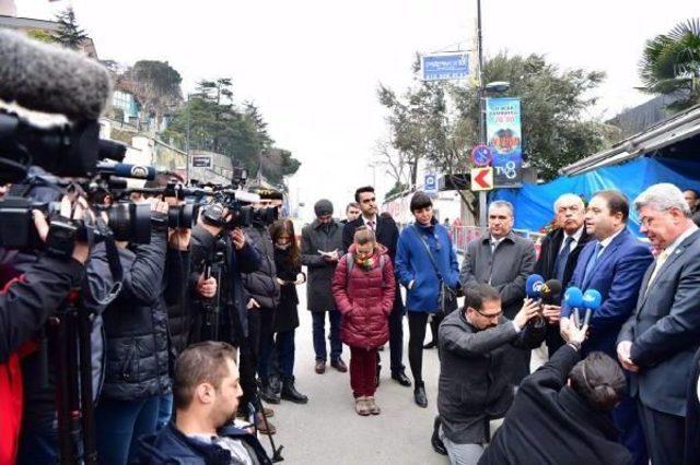 Lübnanlı Belediye Başkanlarından Reina Önünde Anma