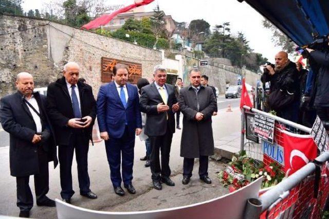 Lübnanlı Belediye Başkanlarından Reina Önünde Anma