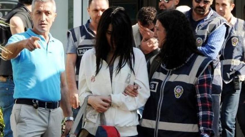 İla&ccedil;lı Pastayla Yağma Sanığı Kadın Babasını Su&ccedil;ladı