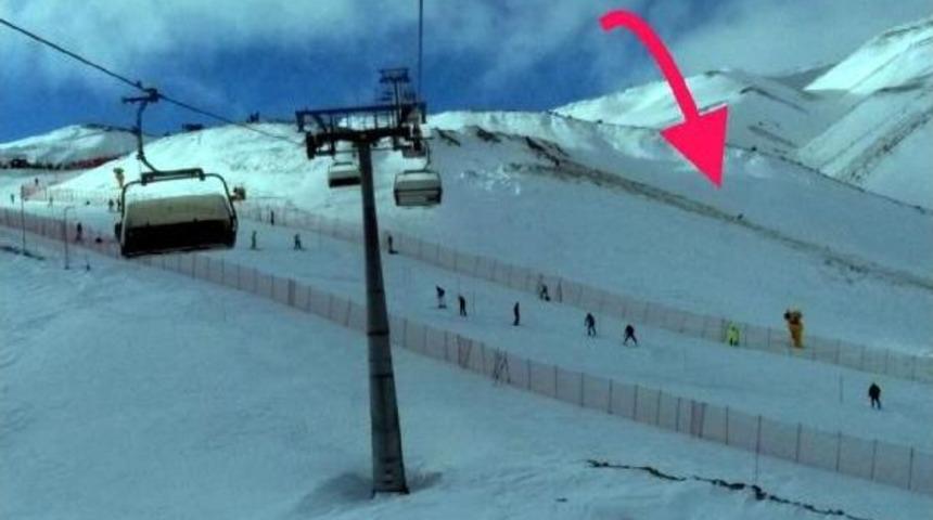 S&ouml;mestir Tatiline Gelen Liseli Gen&ccedil;, Erciyes'te Kayak Yaparken U&ccedil;uruma D&uuml;ş&uuml;p &Ouml;ld&uuml;