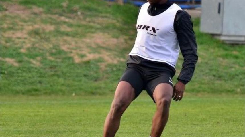 Manisaspor'da Sercan Ve Konde Ayrıldı