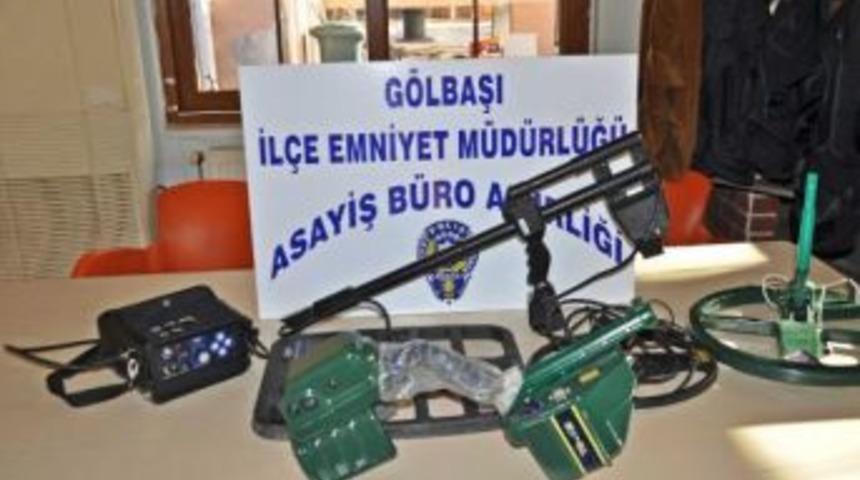 G&ouml;lbaşı'nda,izinsiz Kazı Yapan 3 Kişiye G&ouml;zaltı