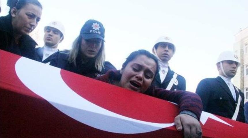 Kazada &Ouml;len Polis Memuru I&ccedil;in T&ouml;ren D&uuml;zenlendi (2)