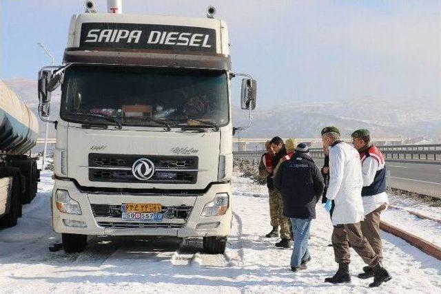 Tır’da Uyuyan 2 İranlı Karbonmonoksit Gazından Zehirlenerek Öldü