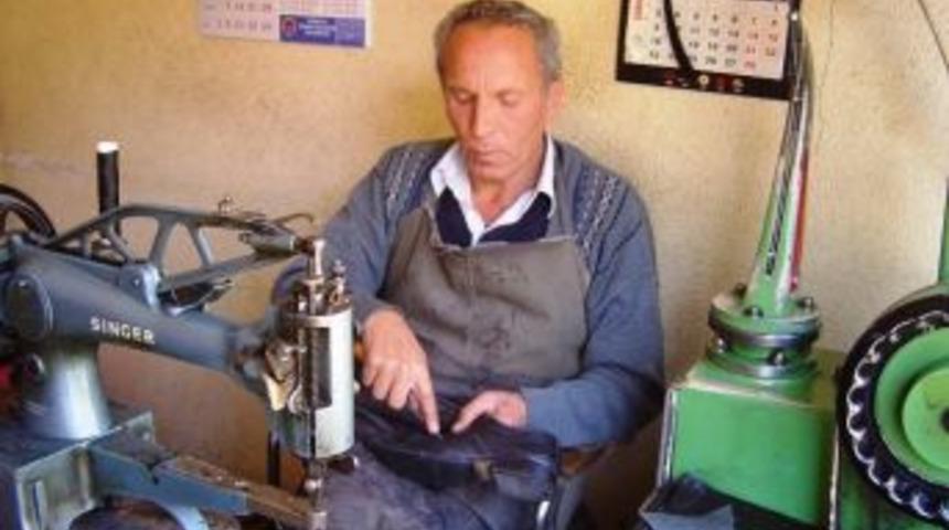 Ucuz Ayakkabı, Tamircileri Vurdu