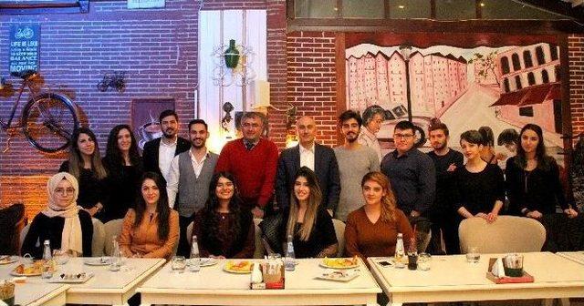 Avrupa Yolundaki Öğrenciler Rektör Yılmaz’la Yemekte Bir Araya Geldi