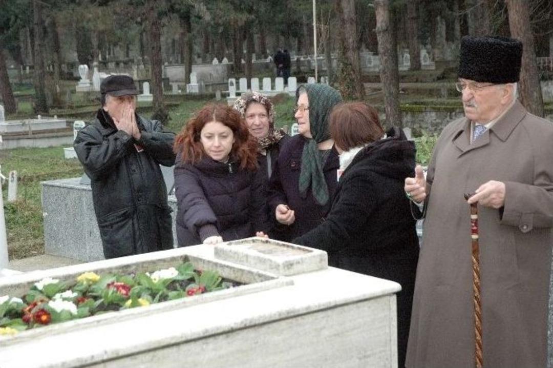 Şehit Emniyet M&uuml;d&uuml;r&uuml; Ali Gaffar Okkan Mezarı Başında Anıldı