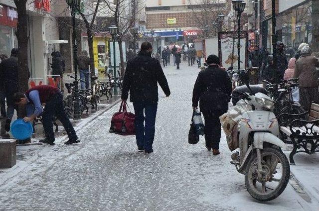 Eskişehir’de Beklenen Kar Yağdı