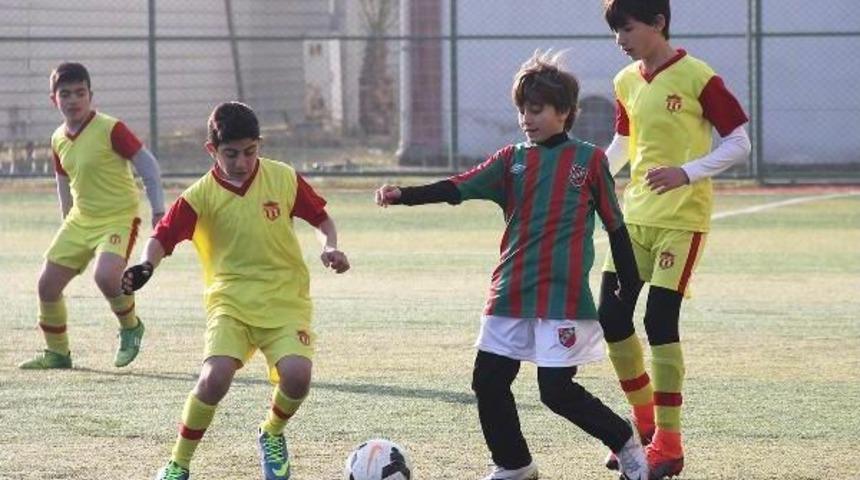 İzmir'de Dr.zeren'e Turnuva Onuru