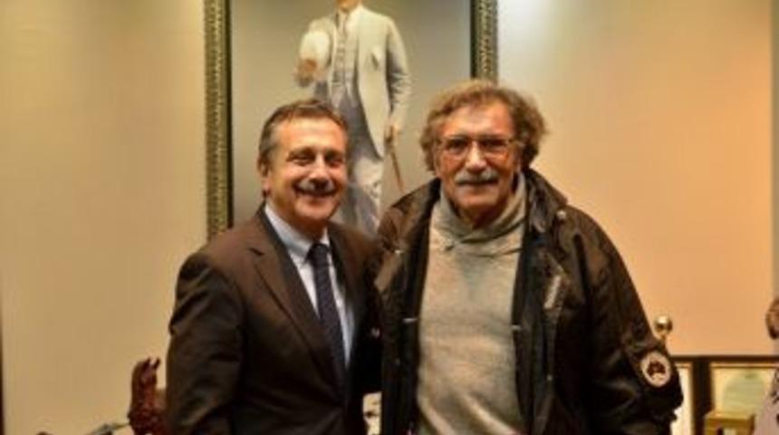 Usta Sanat&ccedil;ı Saltuk&rsquo;tan Başkan Ata&ccedil;&rsquo;a Ziyaret