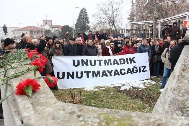 Gazeteci-yazar Mumcu, Edirne’de Anıldı