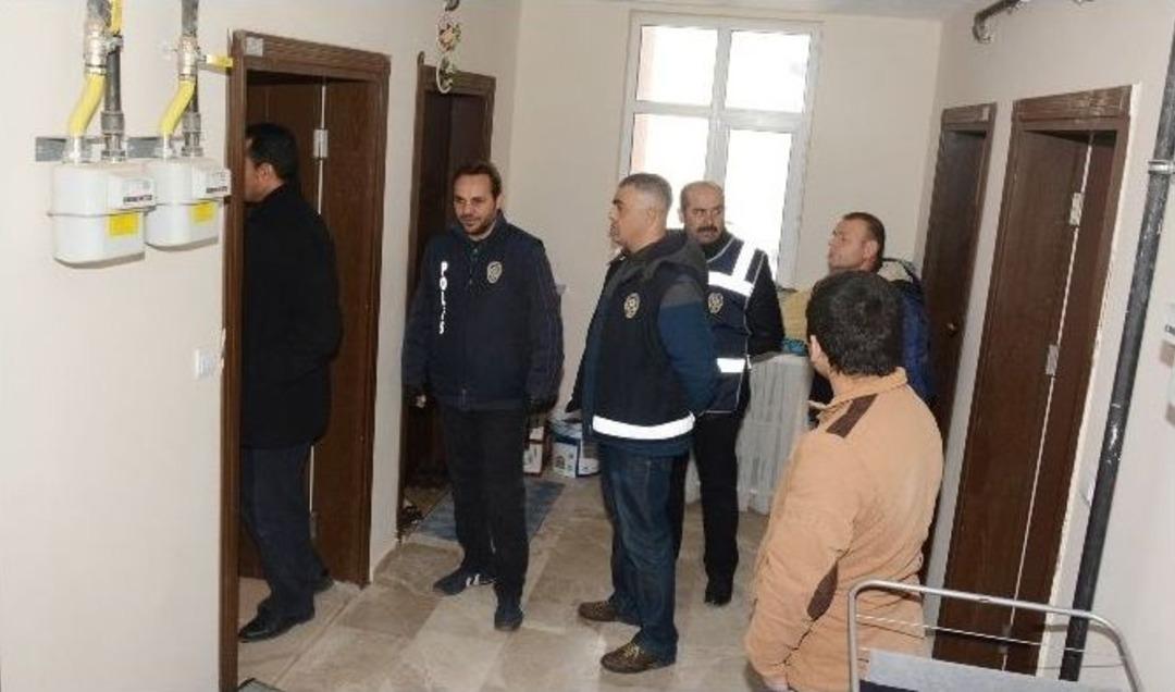 Dar Gelirli Aileler İ&ccedil;in Yapılan Konutların Kiralandığı Tespit Edilince Operasyon D&uuml;zenlendi