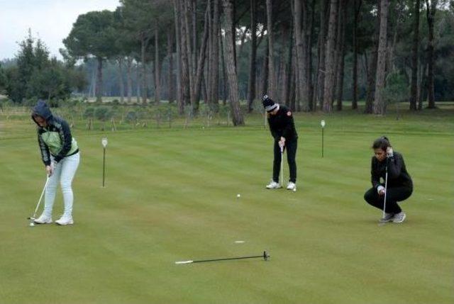 Kadınlar Golf Milli Takımı Antalya'da Kampa Girdi
