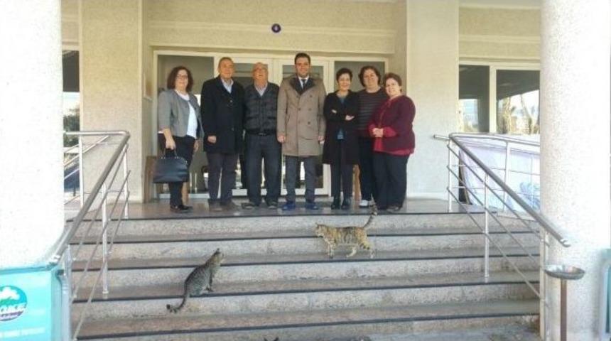 Umutlu Gen&ccedil;lik İlk Ziyaretini Huzurevine Ger&ccedil;ekleştirdi