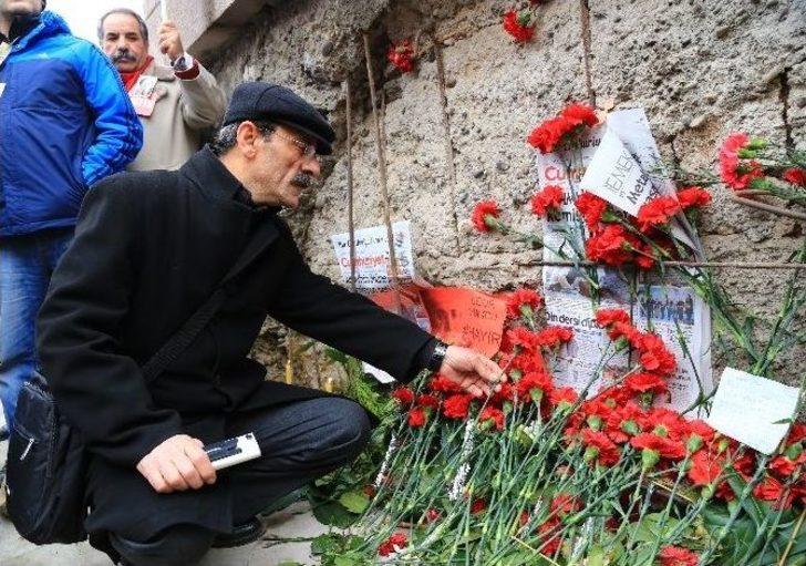 Uğur Mumcu Evinin Önünde Anıldı G3