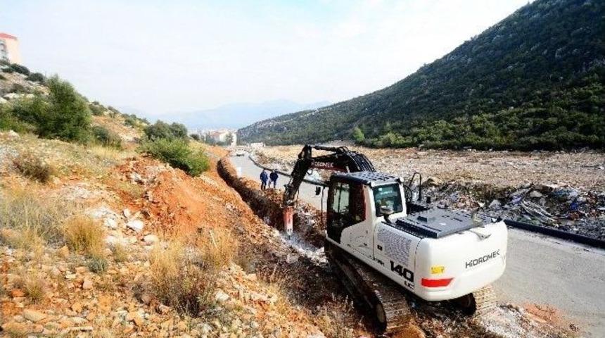 Emek Mahallesinin İ&ccedil;me Suyu Hattı Yenileniyor