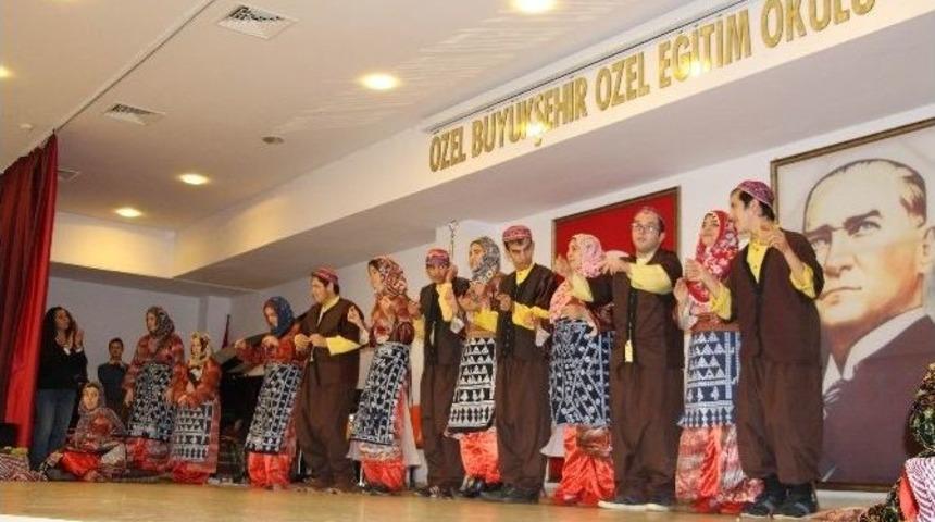 &Ouml;zel &Ouml;ğrencilerin Karne Sevinci