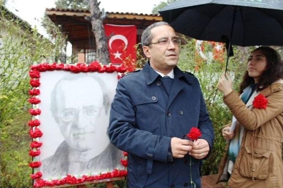 Ayvalık&rsquo;ta Uğur Mumcu Evinde Anıldı