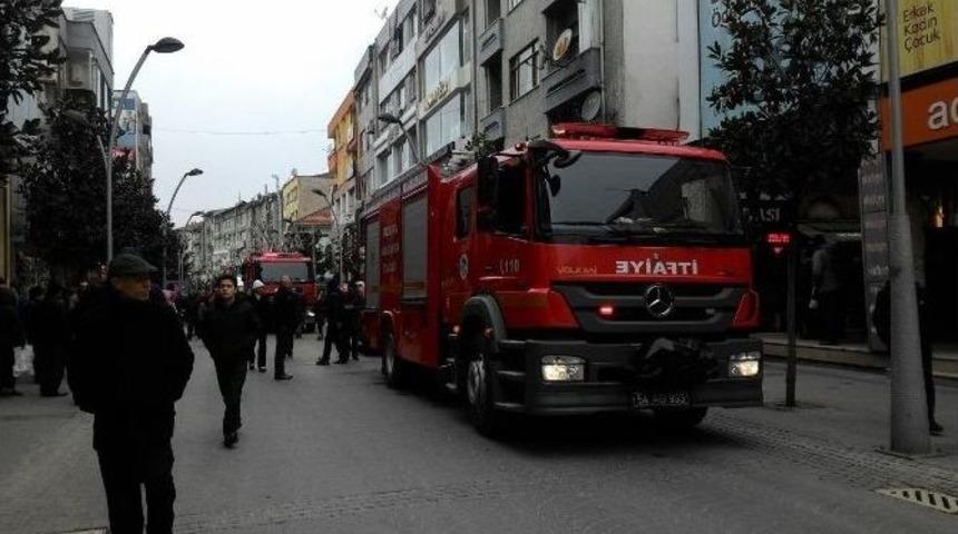 Doğalgaz Kombisinden &Ccedil;ıkan Yangın İtfaiye Ekiplerince S&ouml;nd&uuml;r&uuml;ld&uuml;