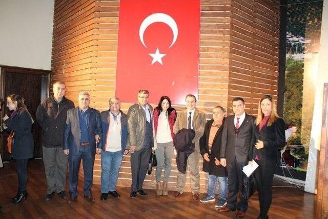 Ak Parti Edremit İlçe Danışma Toplantısı Yapıldı