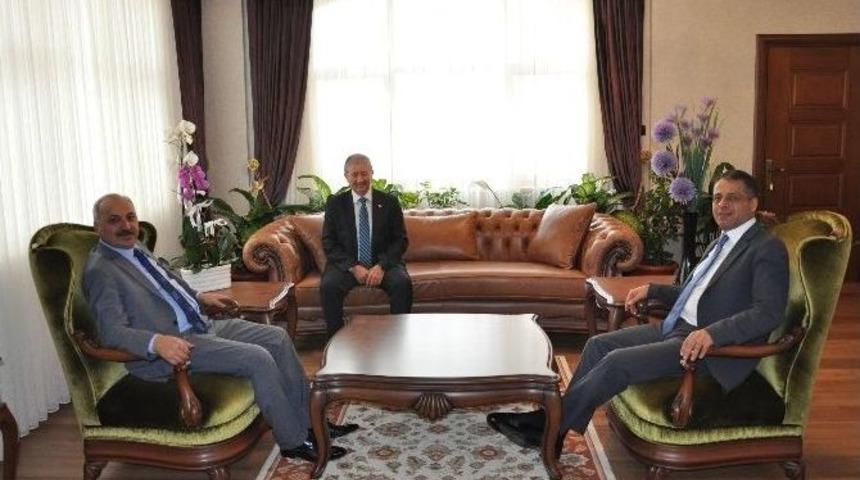 Başkan Din&ccedil;er&rsquo;den Toroslar Kaymakamı Şahin&rsquo;e Ziyaret