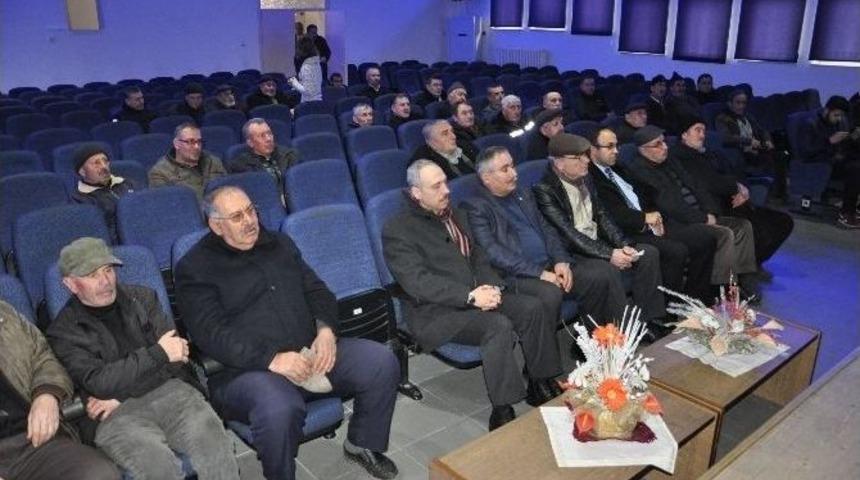 Boz&uuml;y&uuml;k&rsquo;te &Ccedil;ift&ccedil;ilere Zirai İla&ccedil;lama Semineri Verildi