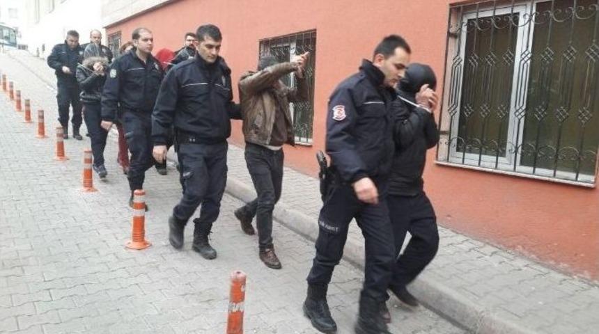 Uyuşturucu Operasyonunda Gözaltına Alınan 8 Zanlı Adliyeye Sevk Edildi