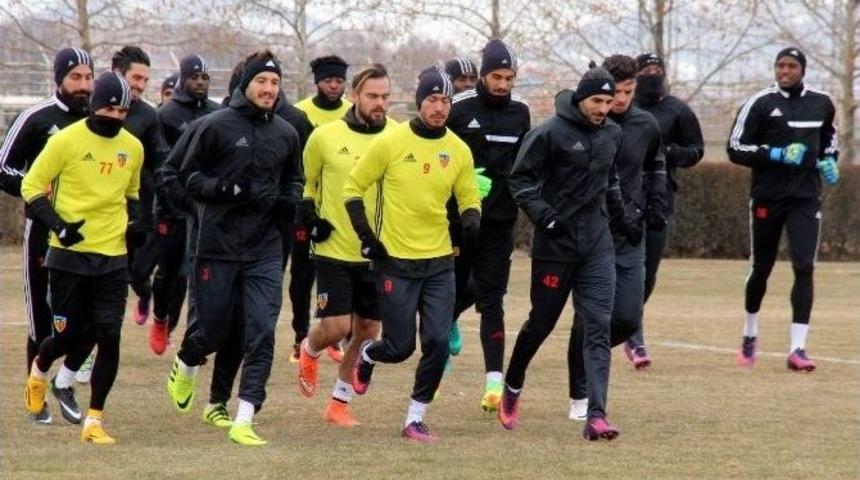 Kayserispor&rsquo;da Kupa Mesaisi S&uuml;r&uuml;yor