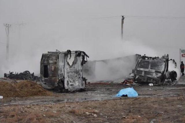 Tır Ile Çarpışan Akaryakıt Tankeri Alev Aldı: 2 Ölü (2)- Yeniden