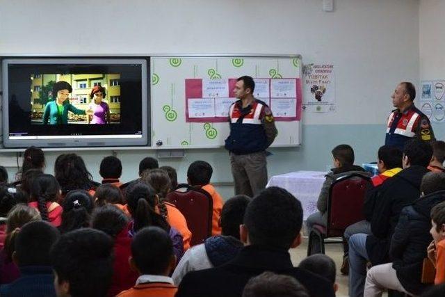 Jandarmadan Öğrencilere Trafik Eğitimi