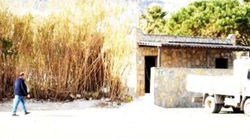 Gelendost &Ouml;zg&uuml;rl&uuml;k Meydanı Ve Anıtı'nın Yıkılmasına Tepkiler S&uuml;r&uuml;yor