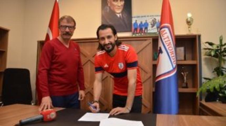 Hasan Kabze, Altınordu&rsquo;ya İmzayı Attı
