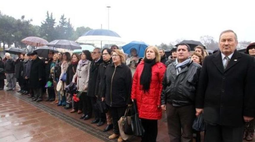 Uğur Mumcu, Balıkesir'de Yağmur Altında Anıldı