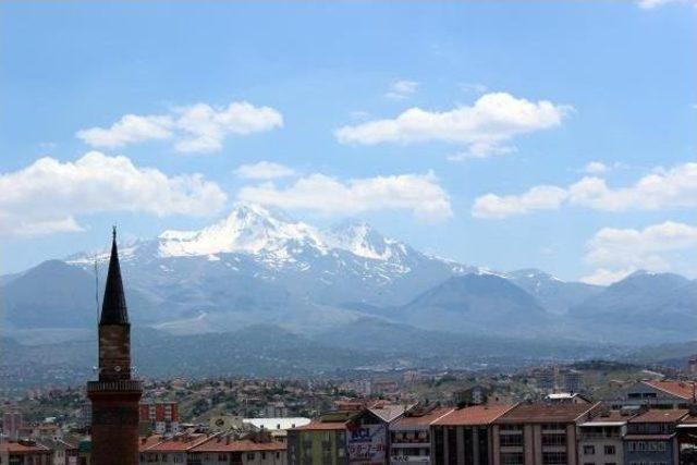 Erciyes Dağı Siste G&ouml;r&uuml;nmez Oldu 3