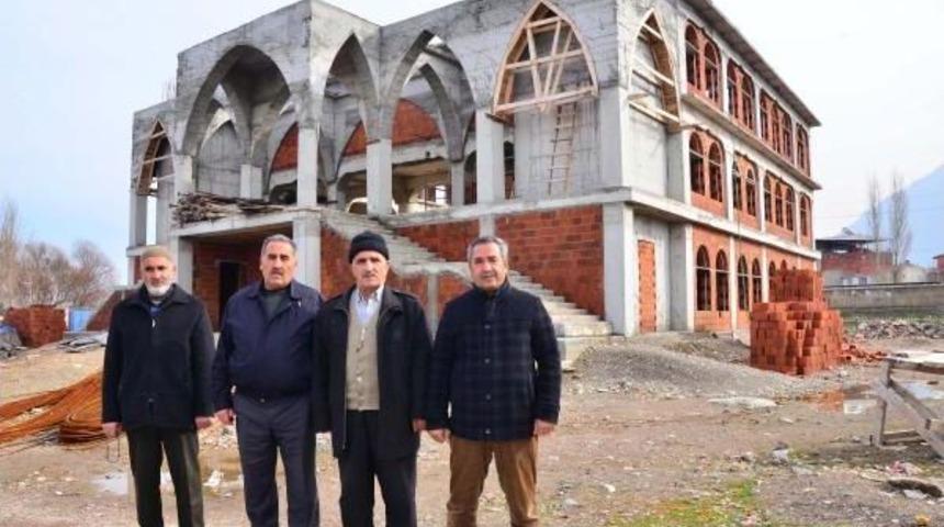 İmarsız Alana Cami Yaptılar, Elektrik Ve Su Bağlatamadılar