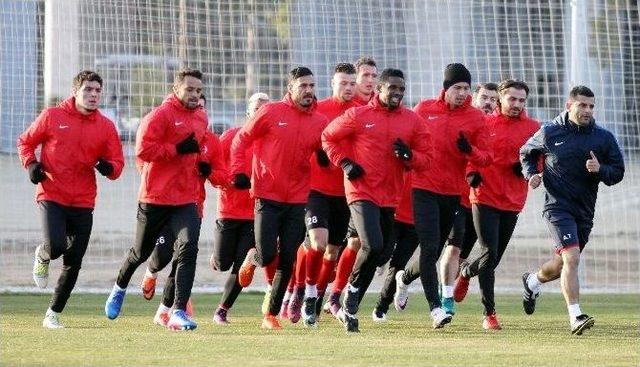 Antalyaspor, Aytemiz Alanyaspor Maçının Hazırlıklarına Başladı