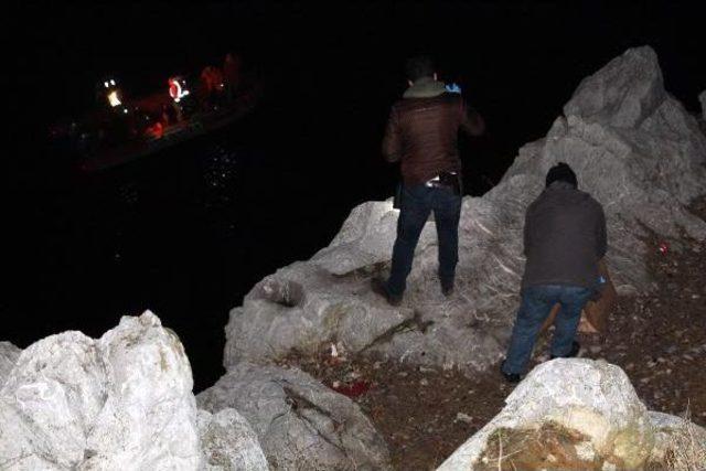 Zonguldak'ta Denize Atladığı Iddia Edilen Kadın Aranıyor