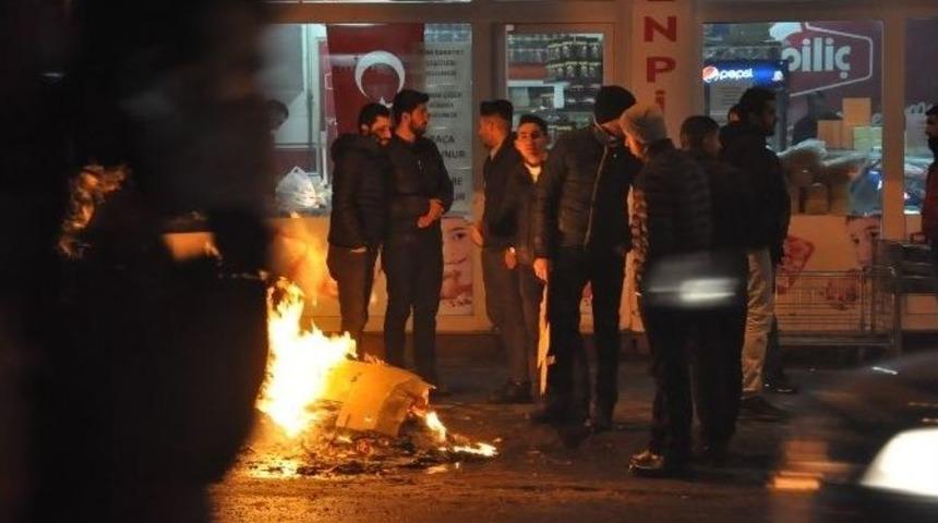 Kars&rsquo;ın Soğuğu Vatandaşa Durakta Ateş Yaktırdı