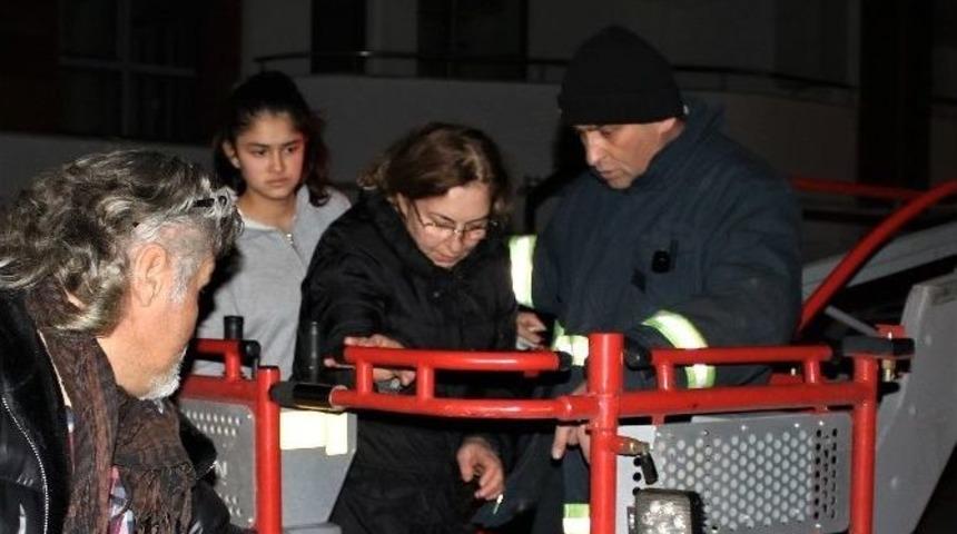 Boşanmak İsteyen Eşine Sinirlenen Şahıs Ailesini Rehin Aldı