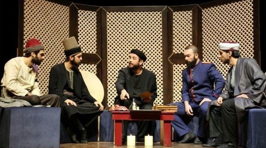 İskender Pala’dan İçinden Satranç Geçen Oyun