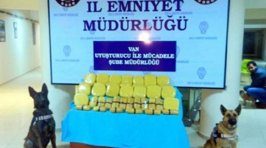 Van'da Otomobilden 33 Kilo Eroin &Ccedil;ıktı