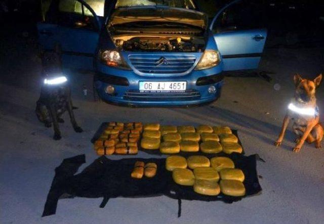 Van'da Otomobilden 33 Kilo Eroin Çıktı