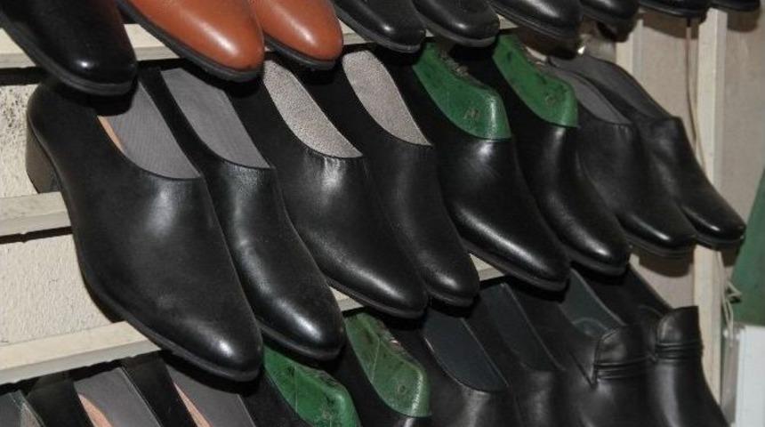 &Ccedil;arşamba Ayakkabısı Modasını Kaybetmedi