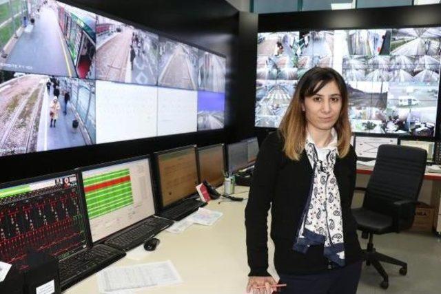 Raylı Sistemde Trafiği Kadın Operatör Yönetiyor