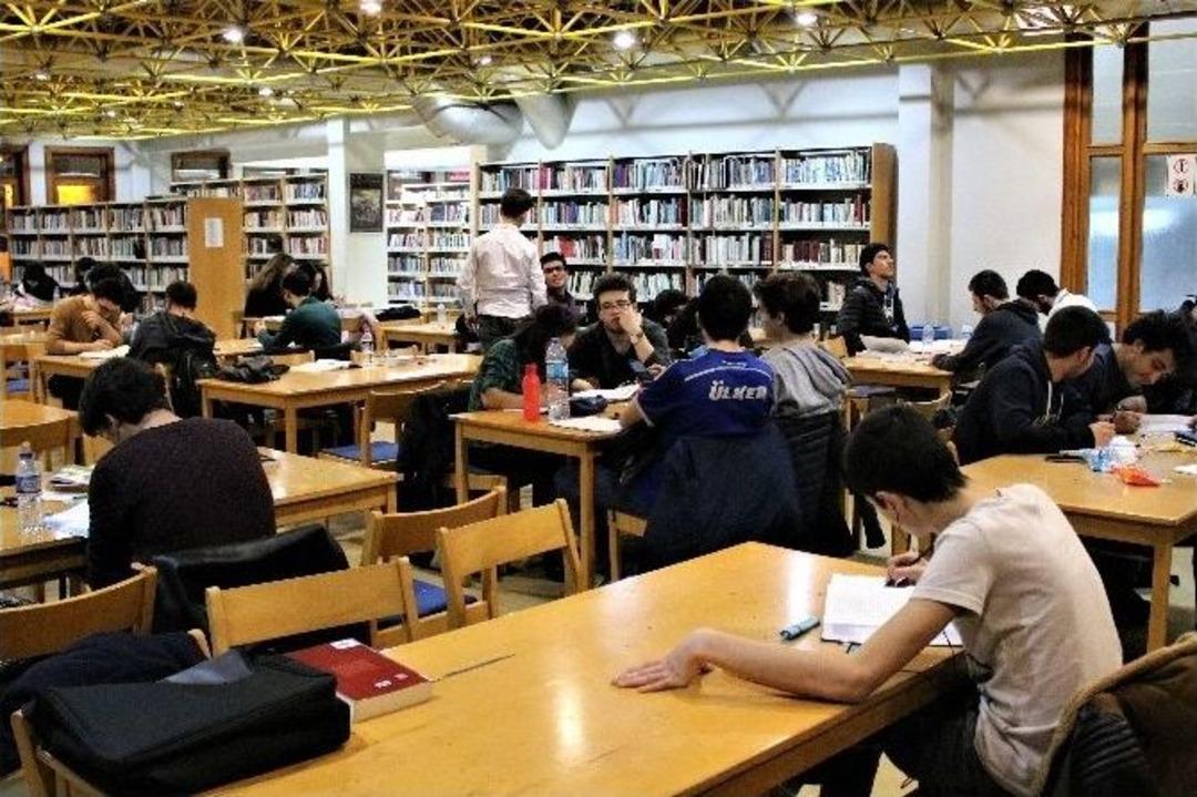 (&ouml;zel Haber) Bu K&uuml;t&uuml;phane 24 Saat A&ccedil;ık