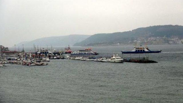 Çanakkale'de Adalara Feribot Seferlerine Fırtına Engeli