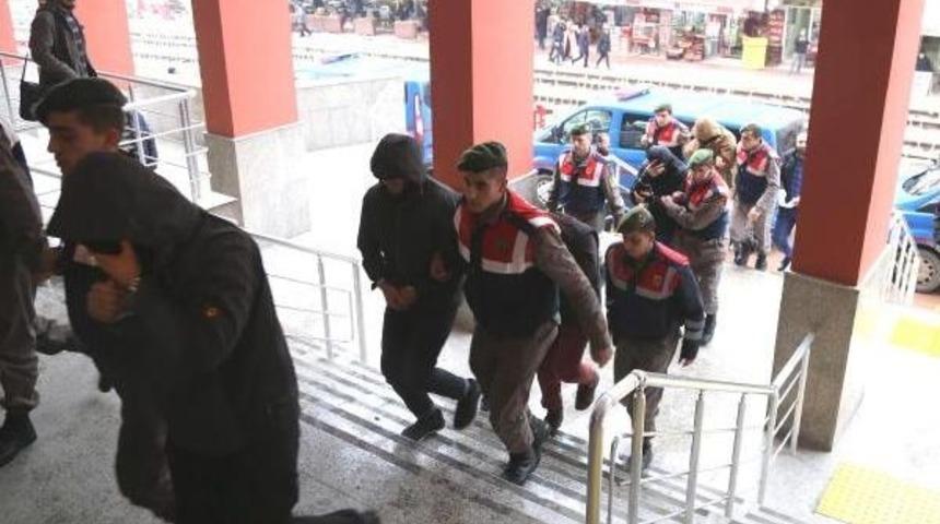 Kocaeli'de 8 Deaş'lı Adliyeye Sevk Edildi