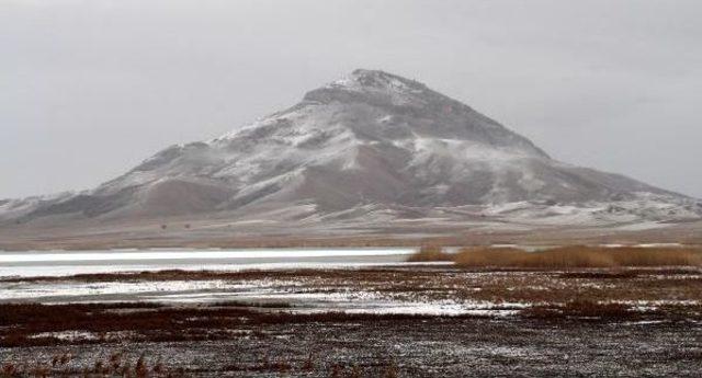 Burdur'da Kuşlar Için Havai Fişek Atımı Yasaklandı