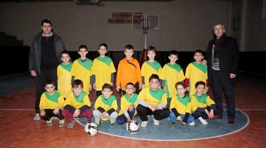 Başkan G&uuml;ler&rsquo;den Minik Sporculara Moral Ziyareti